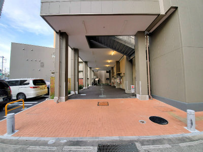 リビオタワー小田急相模原レジデンス 駐車場入口写真.jpg