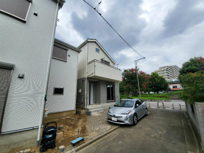 府中駅・府中本町駅・分倍河原駅、の３駅が徒歩圏の新築一戸建て (外観) (1).jpg